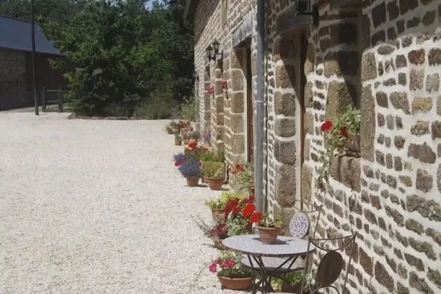 Kır Evi, Banyolu/Duşlu, Avlu Manzaralı (Le Petit Bijou)