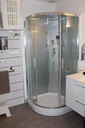 Family Kır Evi, Özel Banyo, Bahçe Manzaralı (GÎTE  GUILLAUMIN)