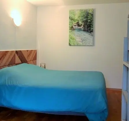 Kır Evi, Birden Çok Yatak, Sigara İçilmez (Les Gentianes)