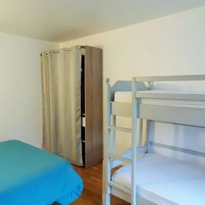 Kır Evi, Birden Çok Yatak, Sigara İçilmez (Les Gentianes)