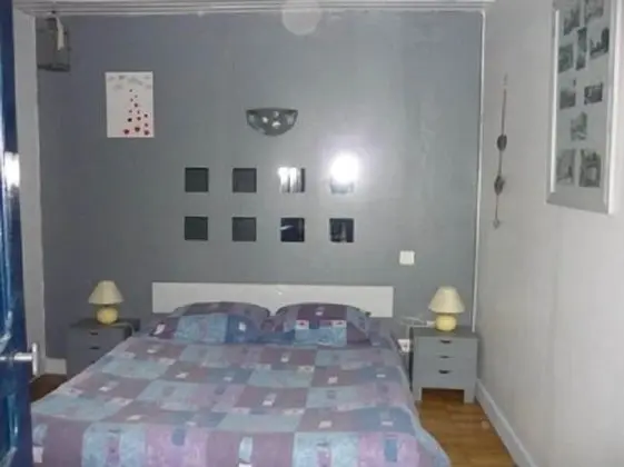 Kır Evi, Birden Çok Yatak, Sigara İçilmez (Les Primevères)