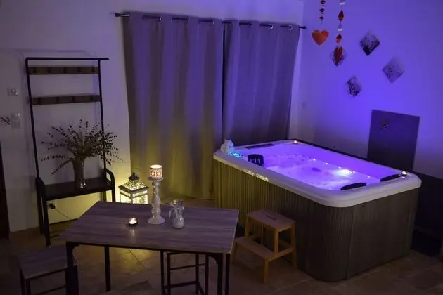 Romantic Kır Evi, Sıcak Su Havuzu (L'Étoile Spa)