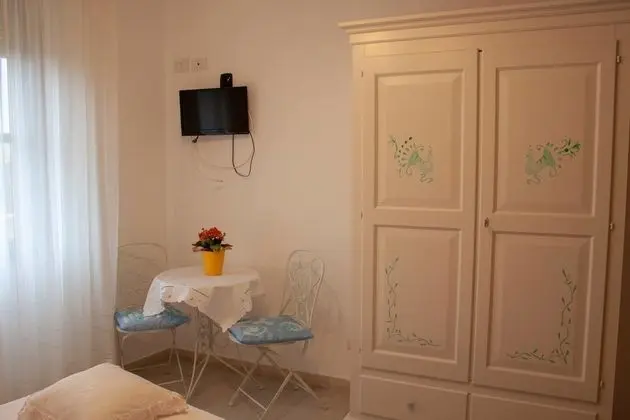 Üç Kişilik Oda (Sole)