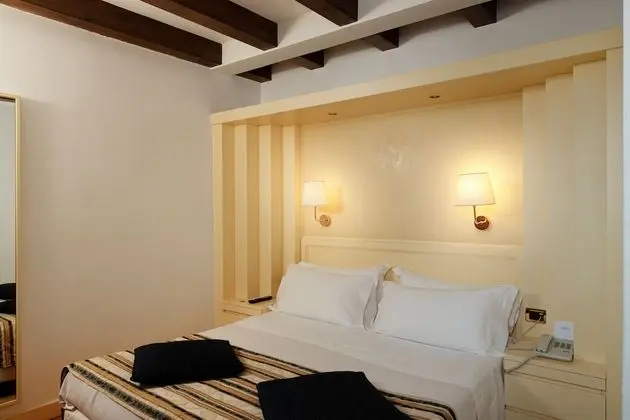 Classic Tek Büyük veya İki Ayrı Yataklı Oda