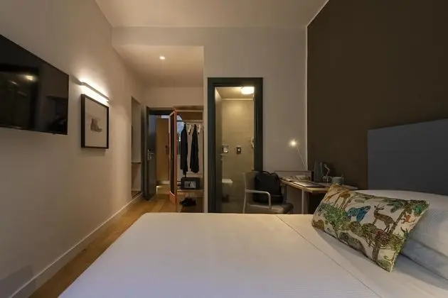 Classic Tek Büyük Yataklı Oda