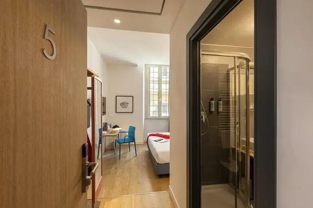 Superior Tek Büyük veya İki Ayrı Yataklı Oda