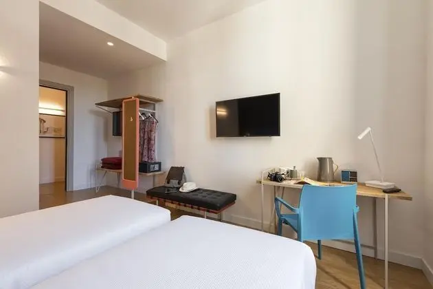 Superior Tek Büyük veya İki Ayrı Yataklı Oda