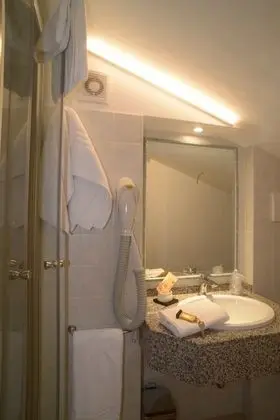 Tek Kişilik Oda (Mansarda)