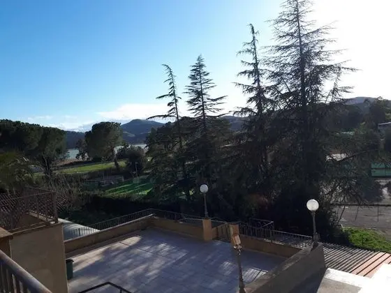 Basic Büyük Yataklı Tek Kişilik Oda, Göl Manzaralı