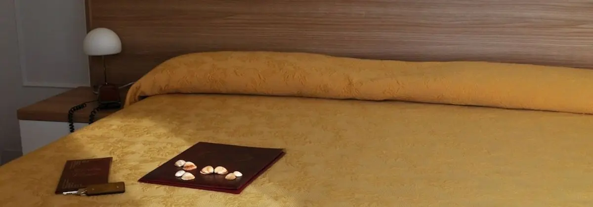 Tek Büyük veya İki Ayrı Yataklı Oda, Deniz Manzaralı