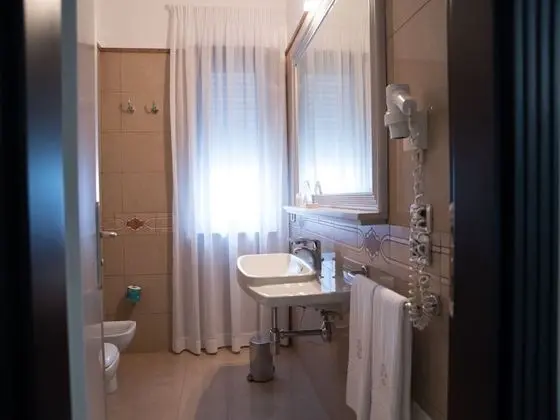 Standard Tek Büyük veya İki Ayrı Yataklı Oda