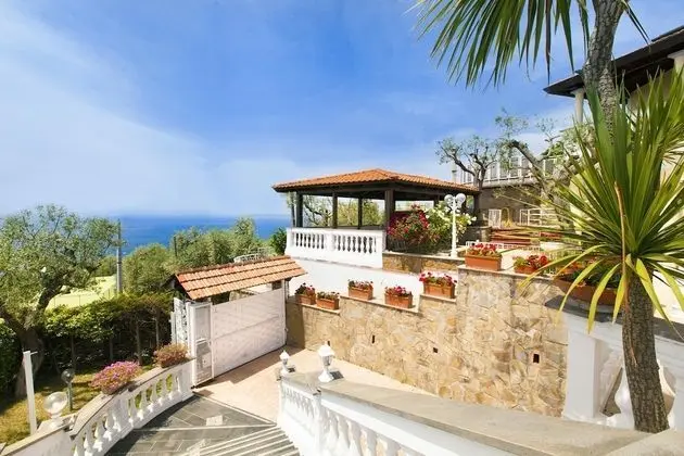 Villa, Sigara İçilebilir