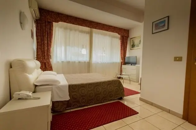 Tek Büyük Yataklı Oda