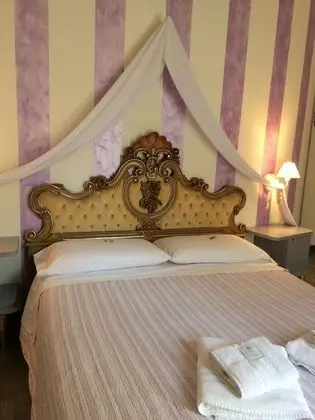 Tek Büyük Yataklı Oda, Banyolu/Duşlu