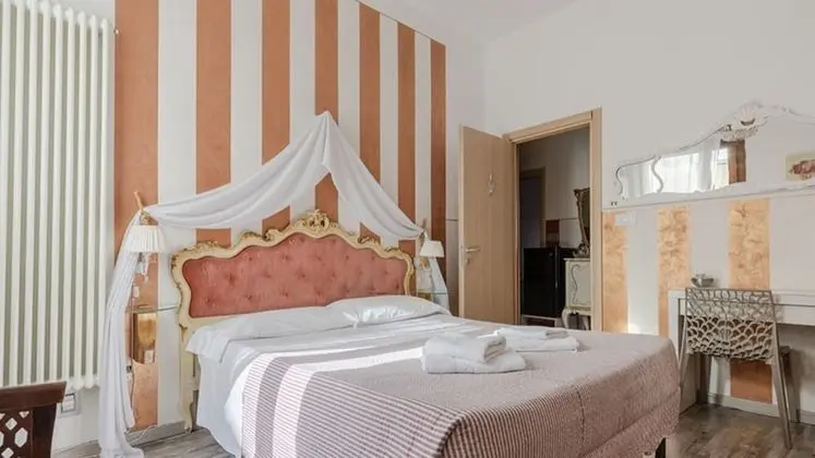 Tek Büyük Yataklı Oda, Banyolu/Duşlu