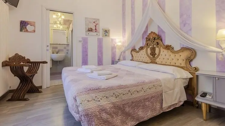 Tek Büyük Yataklı Oda, Banyolu/Duşlu