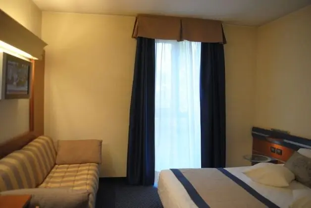 Standard Üç Kişilik Oda