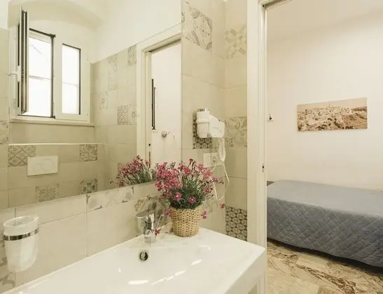 Economy Tek Büyük Yataklı Oda, Banyolu/Duşlu (camera 3)