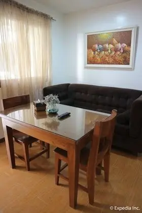 Family Suites with Kitchen