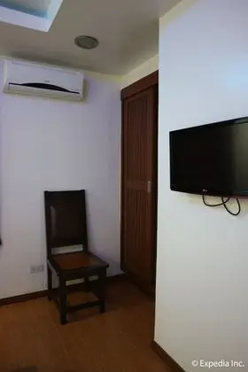 Family Suites with Kitchen