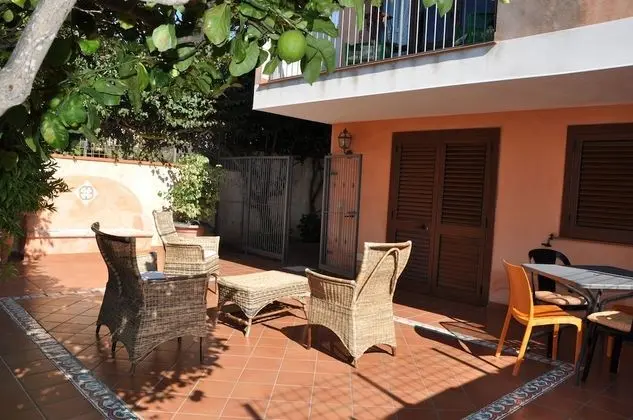 Apart Daire, Ortak Banyo, Bahçe Manzaralı (Villa Giusy Open Space)