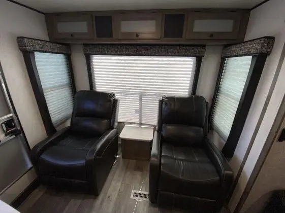 Karavan (Givens Glamper- 2021 Heartland W/thre)