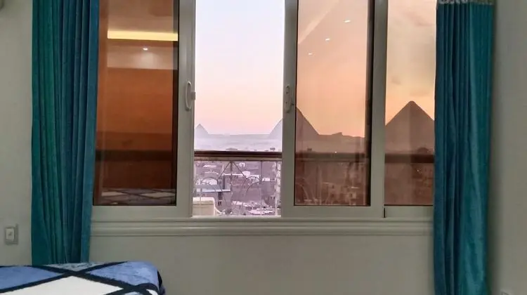 Double Room, Pyramids View