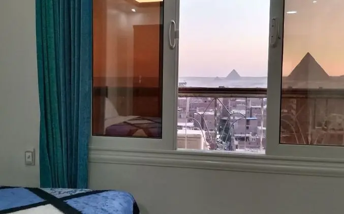 Double Room, Pyramids View