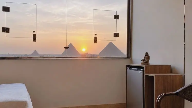 Double Room, Pyramids View