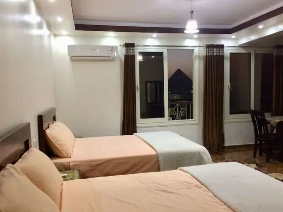 Twin Room, Pyramids View