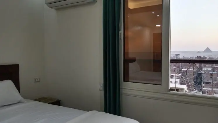 Twin Room, Pyramids View