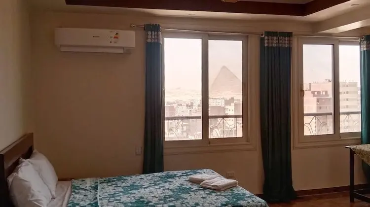 Twin Room, Pyramids View