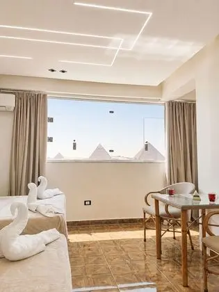 Twin Room, Pyramids View