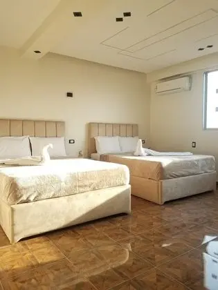 Twin Room, Pyramids View