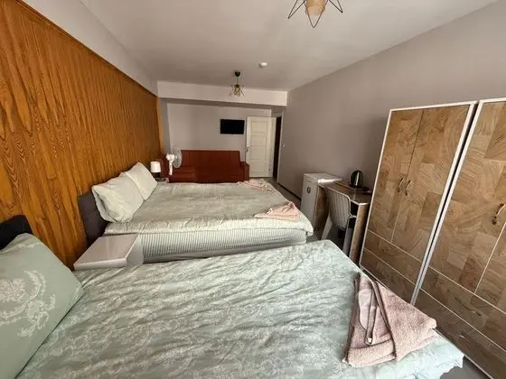 Aile Odası,Bahçe veya Sokak Manzaralı,1. Kat