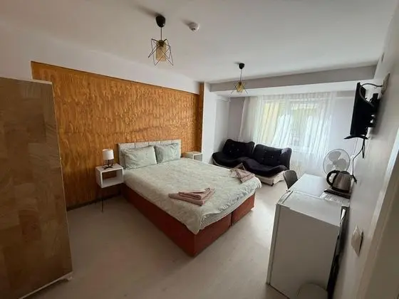 Aile Odası,Bahçe veya Sokak Manzaralı,1. Kat