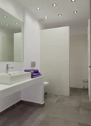 Dört Kişilik Oda, Şehir Manzaralı