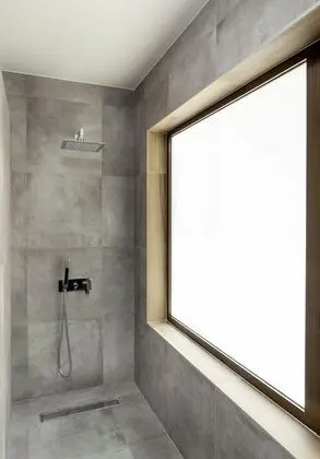 Dört Kişilik Oda, Şehir Manzaralı
