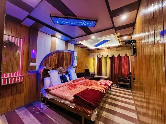 Deluxe Tek Büyük Yataklı Oda, Dağ Manzaralı