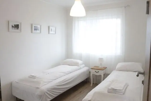 İki Ayrı Yataklı Oda, Ortak Banyo
