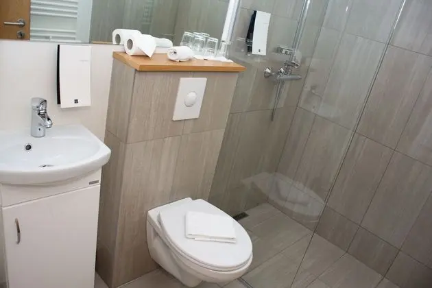 Üç Kişilik Oda, Özel Banyo