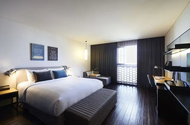 Deluxe Tek Büyük Yataklı Oda, Köşe