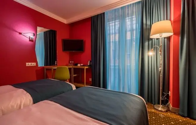 Superior Tek Büyük veya İki Ayrı Yataklı Oda