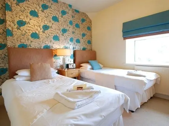 Deluxe İki Ayrı Yataklı Oda, Banyolu/Duşlu, Kısmi Deniz Manzaralı (Side sea & mountain view)