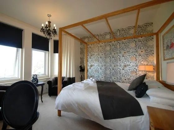 Luxury Tek Büyük Yataklı Oda, Banyolu/Duşlu, Deniz Manzaralı (4 Poster front sea view)