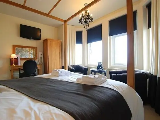 Luxury Tek Büyük Yataklı Oda, Banyolu/Duşlu, Deniz Manzaralı (4 Poster front sea view)