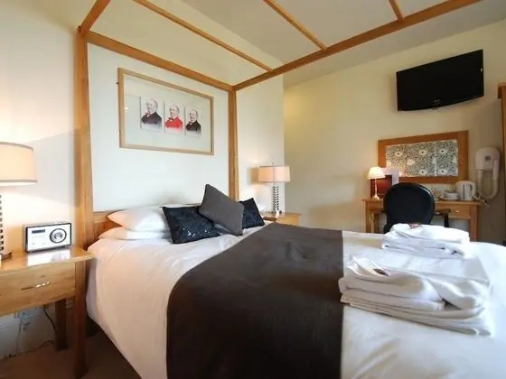 Luxury Tek Büyük Yataklı Oda, Banyolu/Duşlu, Deniz Manzaralı (4 Poster front sea view)