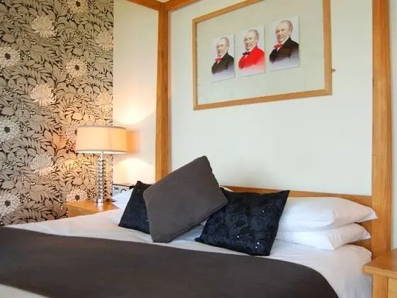 Luxury Tek Büyük Yataklı Oda, Banyolu/Duşlu, Deniz Manzaralı (4 Poster front sea view)