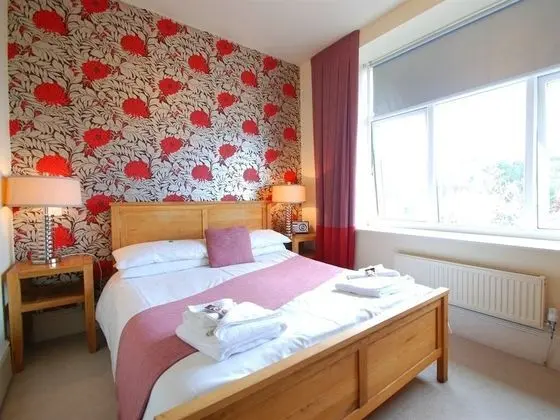 Luxury Tek Büyük Yataklı Oda, Banyolu/Duşlu, Kısmi Deniz Manzaralı (Sea & mountain view)