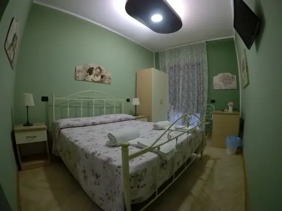 Tek Büyük Yataklı Oda, Havuz Manzaralı (102)